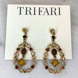 Trifari Gold-Tone Green Yellow Dangle Chandelier Pierced Earrings Studs